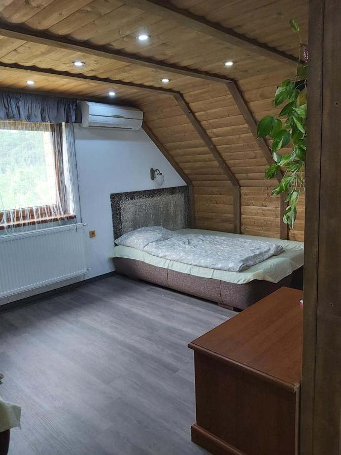 Kovacsszenaja Vendeghaz Villa Luaran gambar