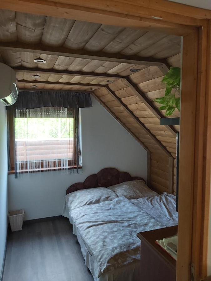 Kovacsszenaja Vendeghaz Villa Luaran gambar