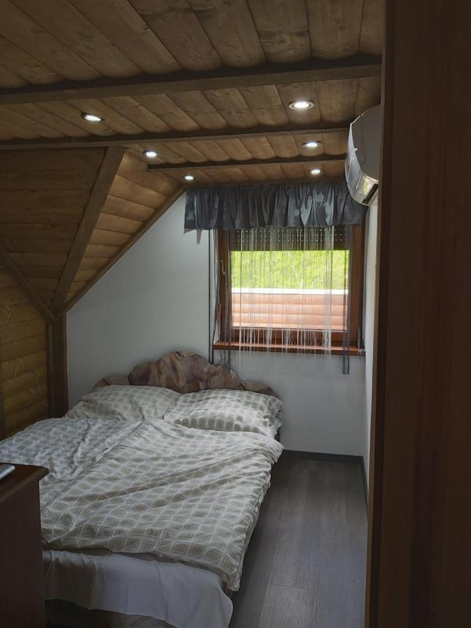 Kovacsszenaja Vendeghaz Villa Luaran gambar