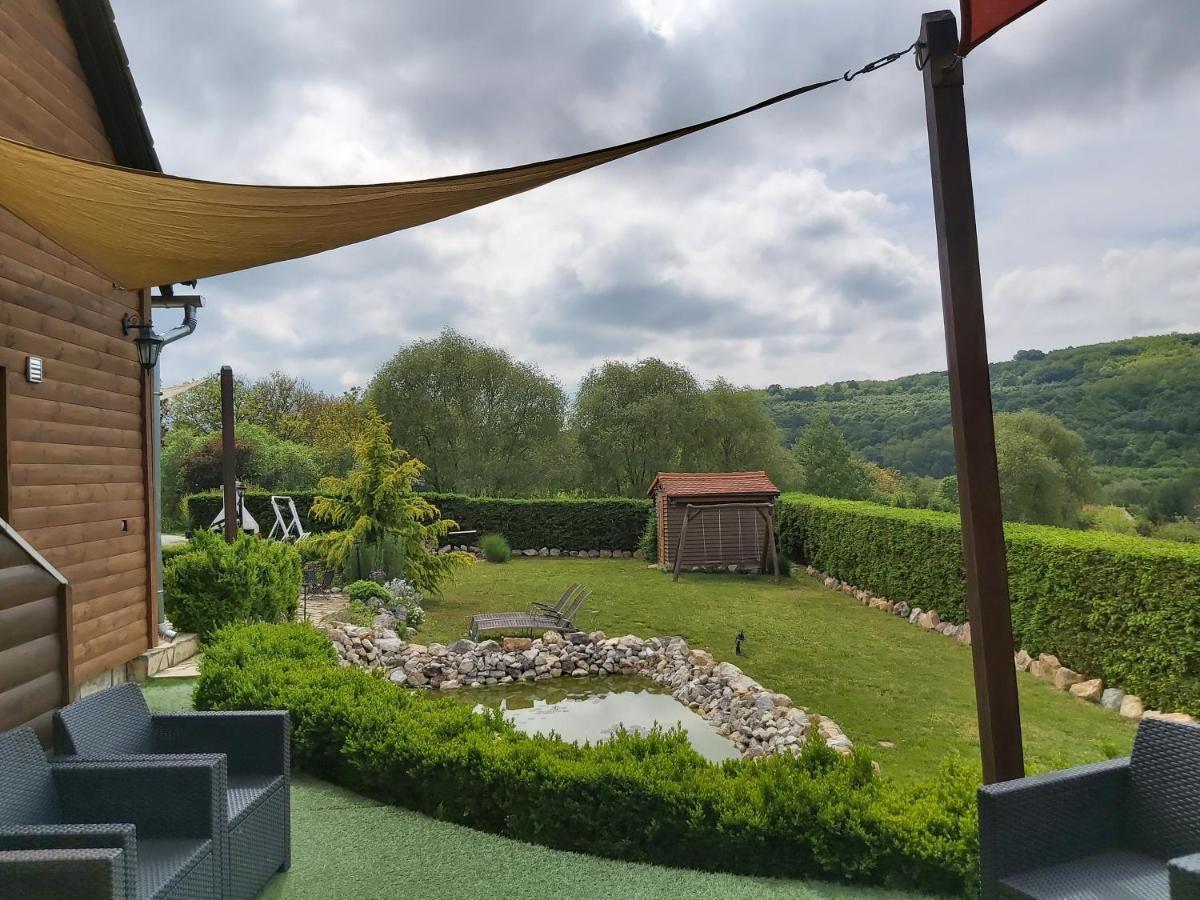 Kovacsszenaja Vendeghaz Villa Luaran gambar